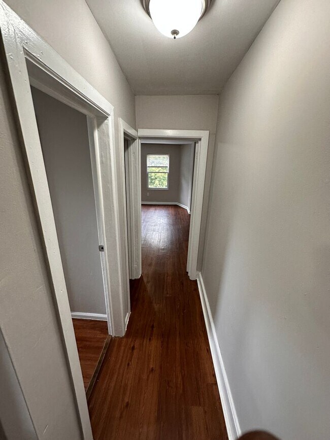 Building Photo - 101 N Gross St