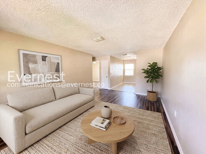Building Photo - 2119 Navel Cir S
