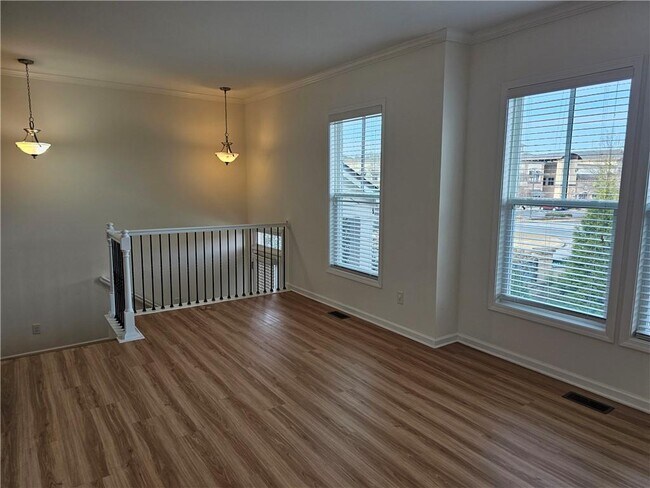 Building Photo - 650 Sunset Park Dr