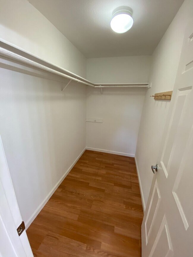 Building Photo - 4 Bed 3 Bath Single Family Home In Pleasanton