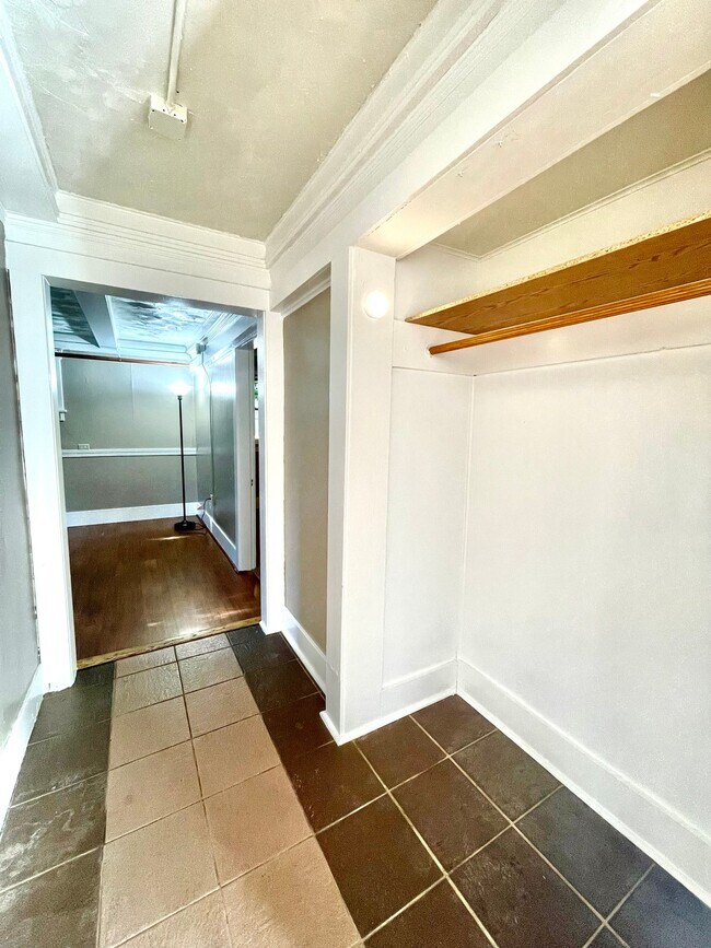 Building Photo - 901 N M St