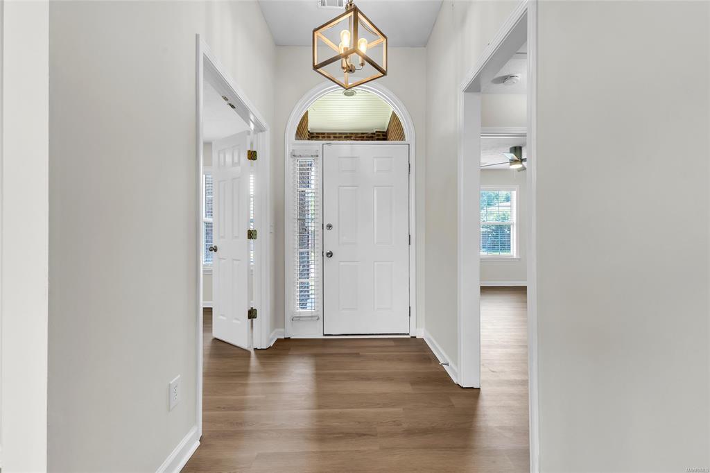 Building Photo - 3925 Claiborne Cir