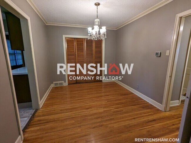 Building Photo - Convenient, 3/2 Home In East Memphis Now A...