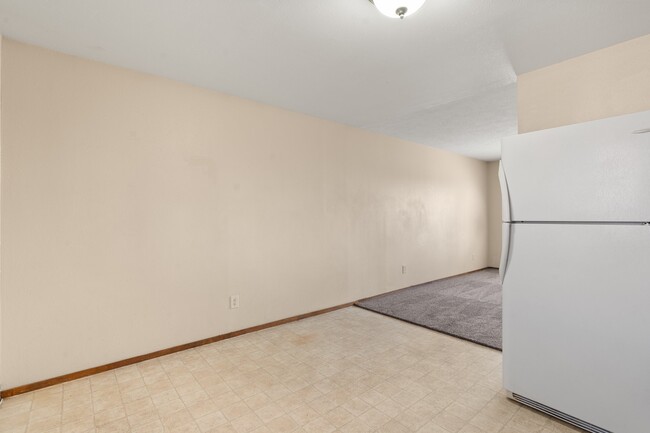 Building Photo - 5909 Berquist Pl NW