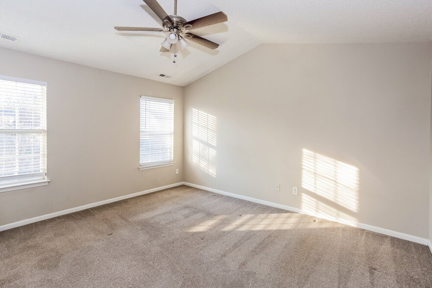 Building Photo - 427 Amhurst St SW