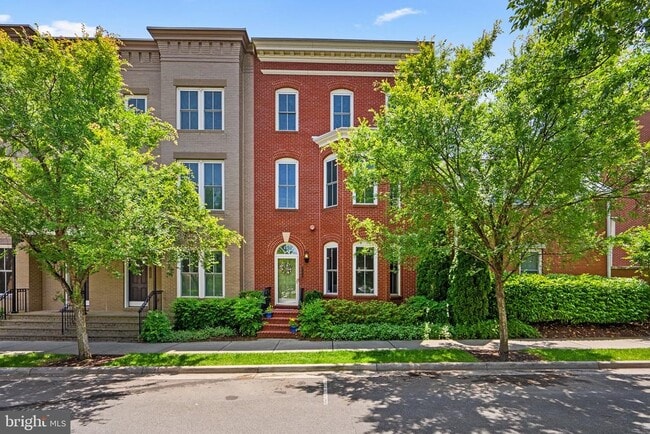 Building Photo - 711 McKenzie Ave