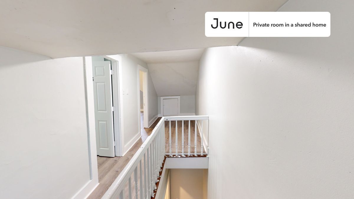 Building Photo - Room in Shared 7 bed/2 bath home
