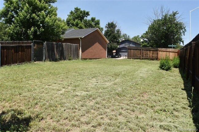 Building Photo - 4585 Gatewood Dr
