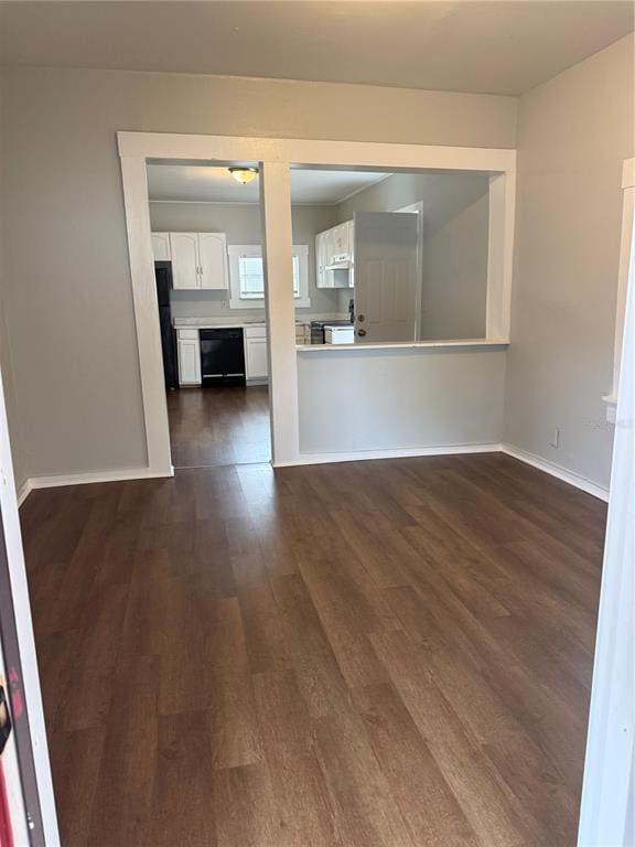 Building Photo - 719 E 8th St