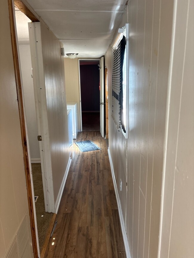 Building Photo - 475 Landis Ln