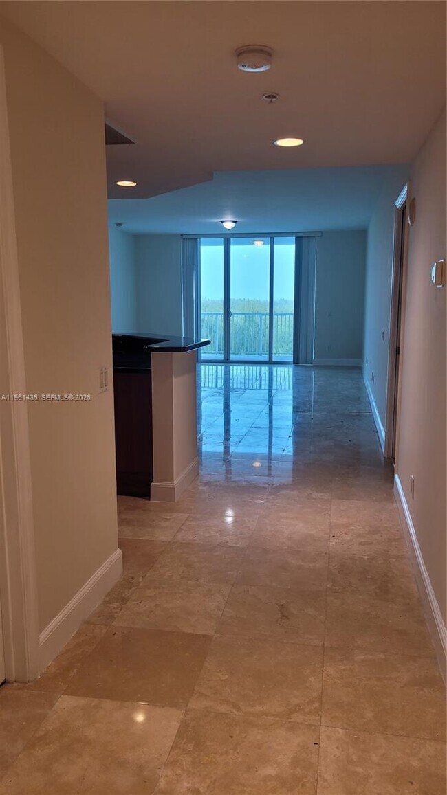 Building Photo - 14951 Royal Oaks Ln