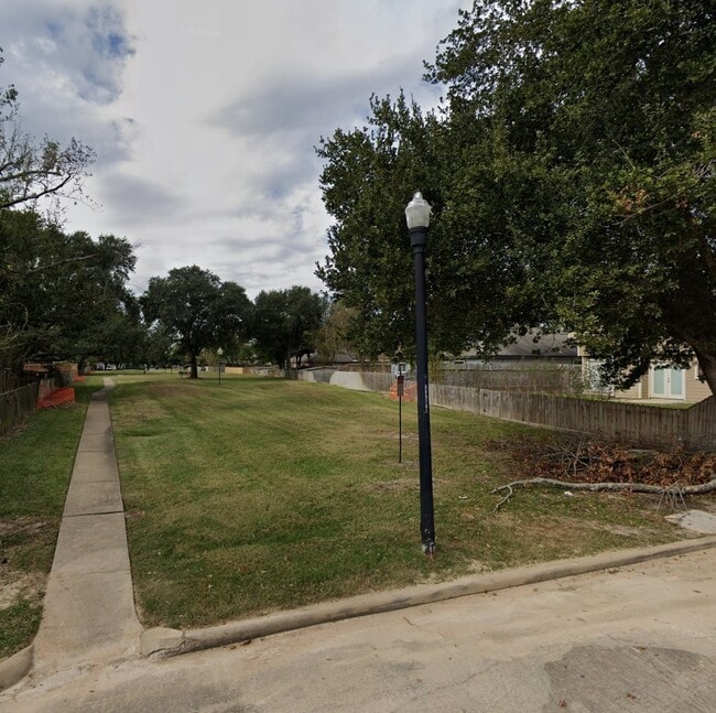 Building Photo - 1714 Blindlake Dr