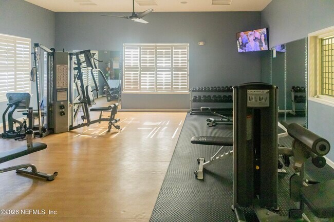 Building Photo - 8226 Green Parrot Rd