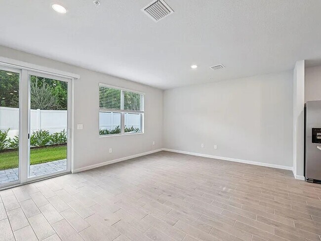 Building Photo - 458 Salisbury Cir