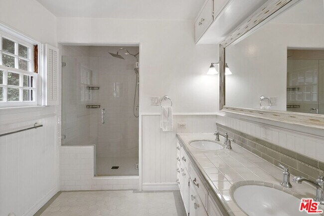 Building Photo - 2825 Haddington Dr