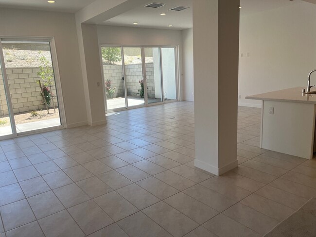 Building Photo - 6574 Tesla Ln