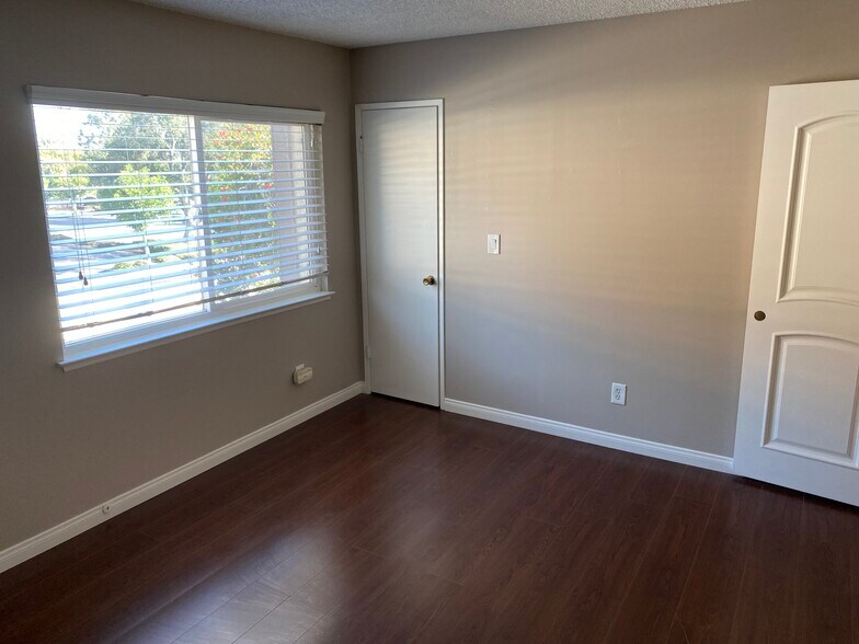 Building Photo - 1445 1st St