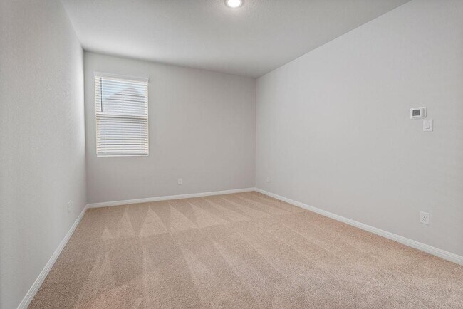 Building Photo - 104 Woodrow Ln