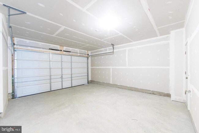 Building Photo - 206 Apsley Terrace