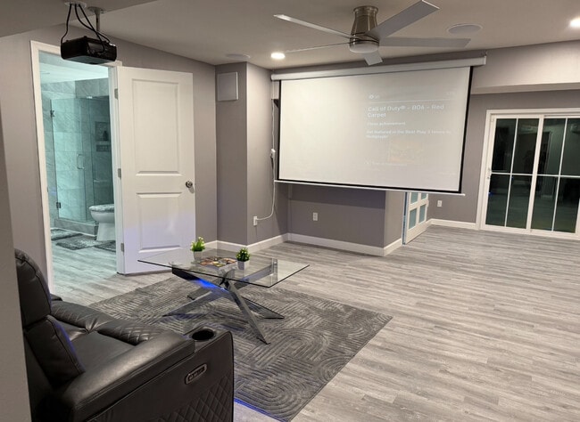 Building Photo - 208 Normandy Cres