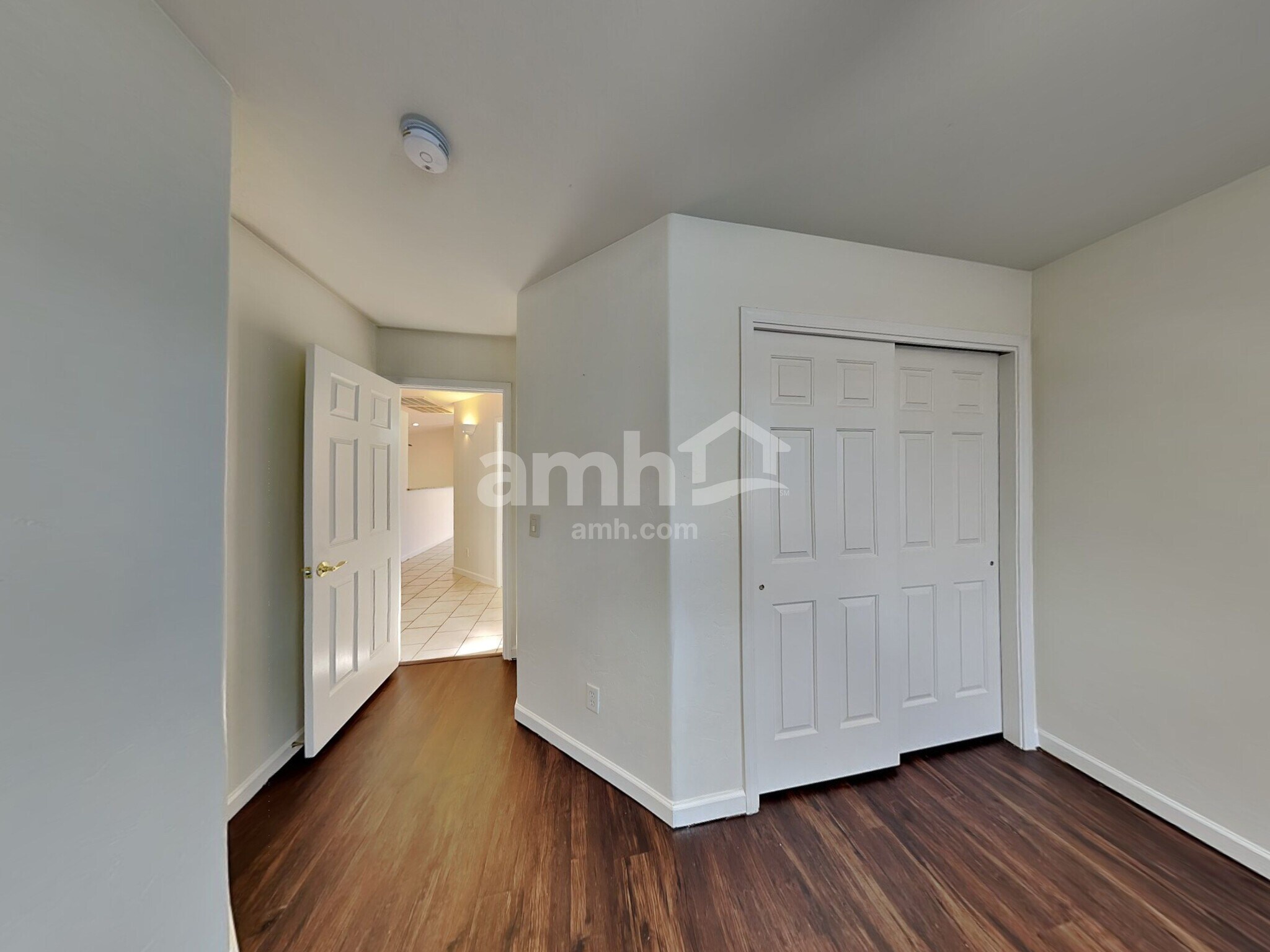 Building Photo - 7659 S Meadow Spring Way