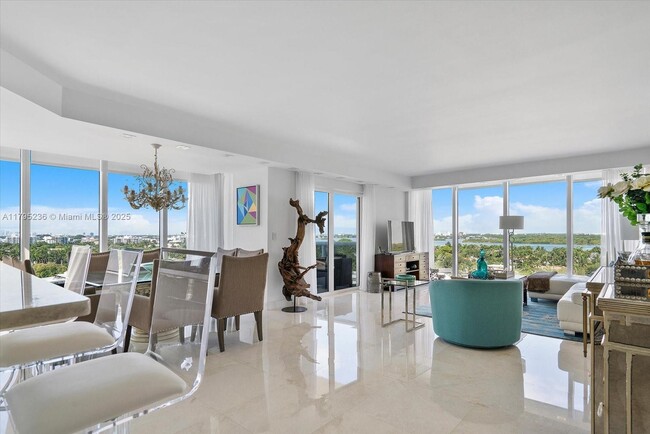 Primary Photo - 10275 Collins Ave