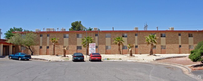 Building Photo - Villa Holiday Apartments