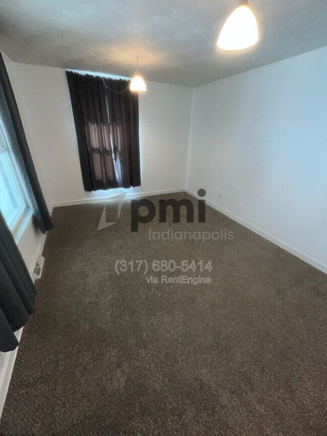 Building Photo - 635 Phaeton Pl