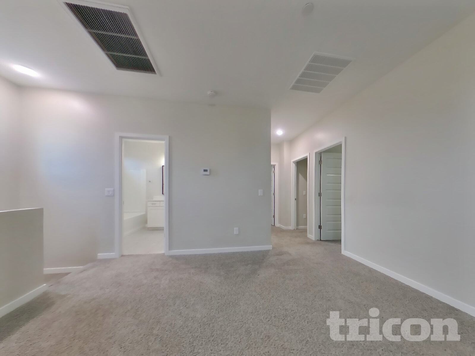 Building Photo - 1349 N Parkcrest