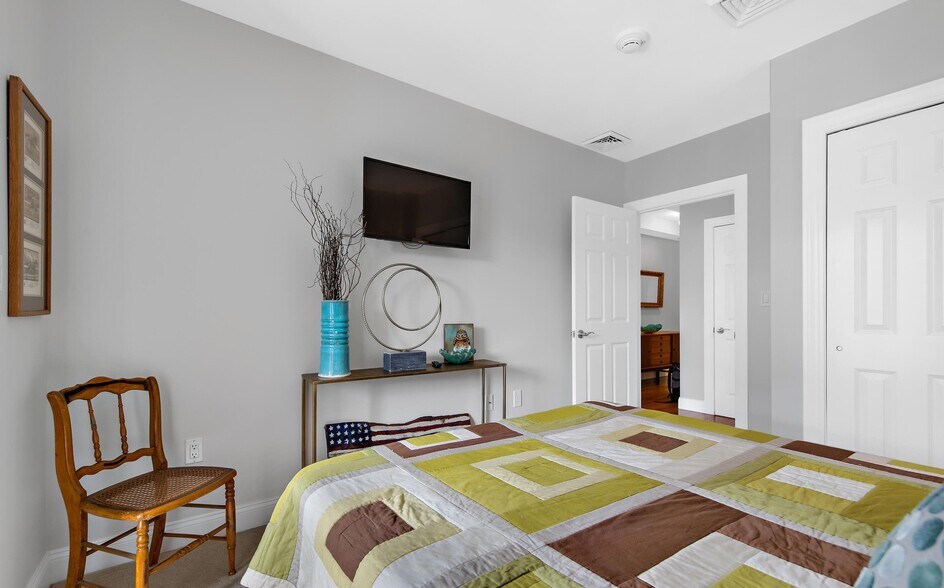 Building Photo - 38 High Rock Ave