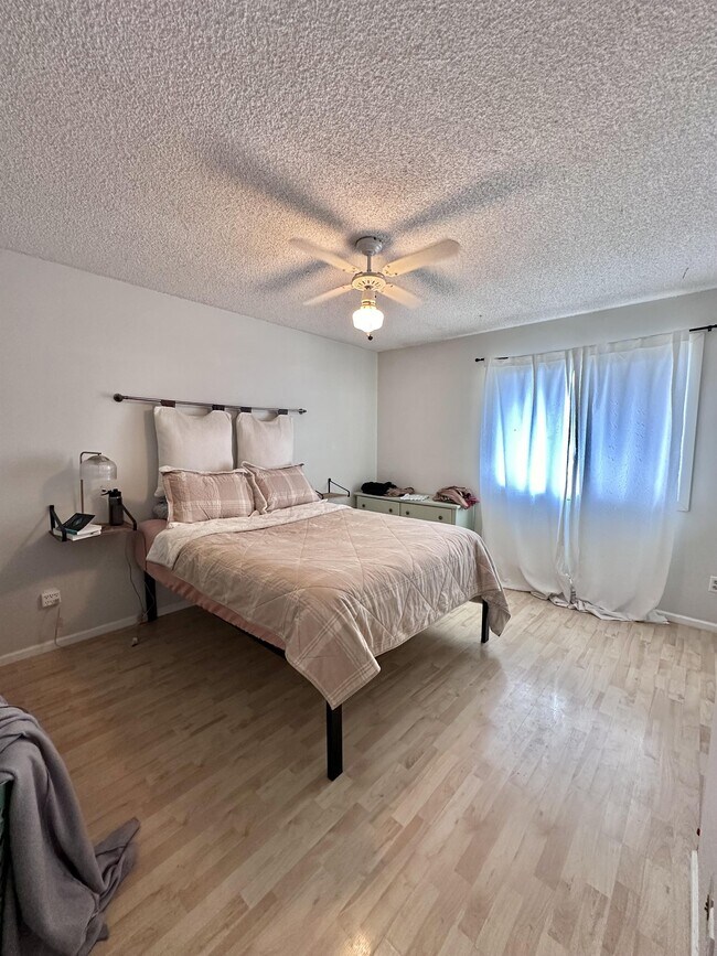 Building Photo - 4107 Hayes Cir