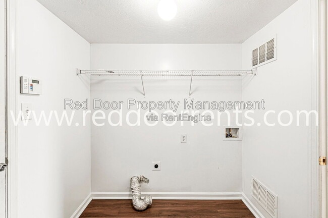 Building Photo - 12419 Deerview Dr