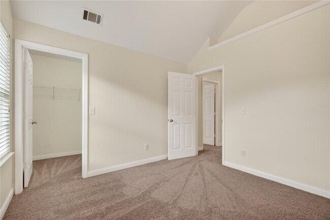 Building Photo - 6120 Hemperly Rd