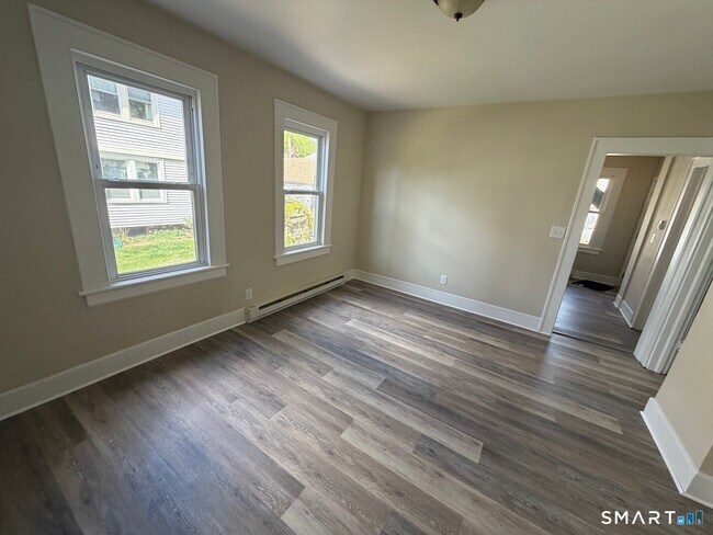 Building Photo - 35 9th Ave