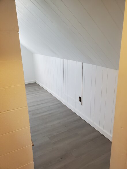 Bedroom 4 (2nd Floor) - 3206 Highland Rd