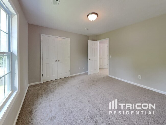 Building Photo - 82 Hester Pl