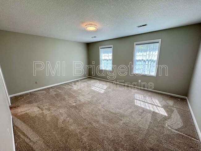Building Photo - 11814 SW Dickinson Ct