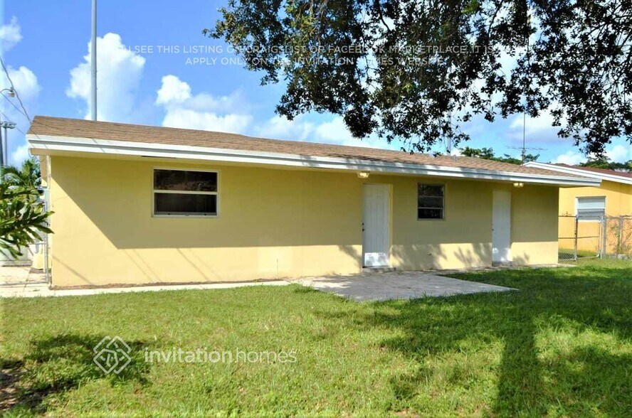 Building Photo - 1141 N 66 Terrace