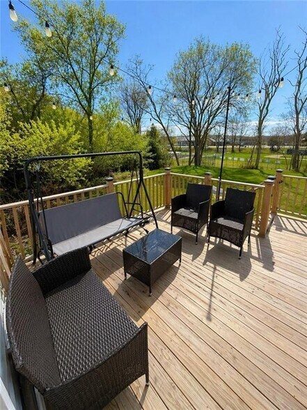 Building Photo - 85 Pleasant St