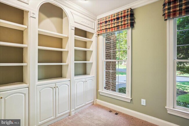 Building Photo - 8931 Falls Farm Dr