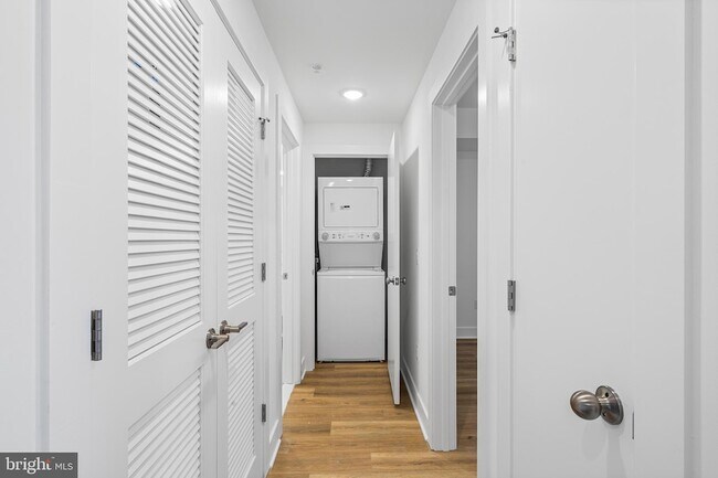 Building Photo - 4324 Lancaster Ave