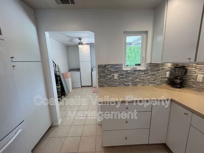 Building Photo - 2960 N Cypress Rd