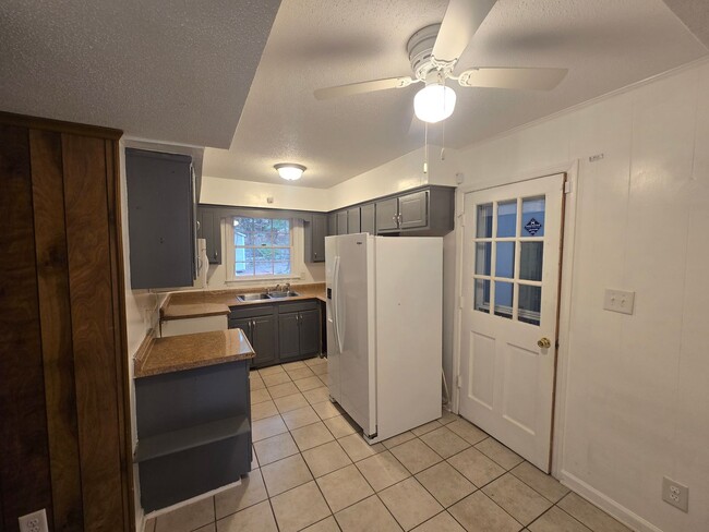 Building Photo - Is It Durham or Chapel Hill? Amazing Locat...