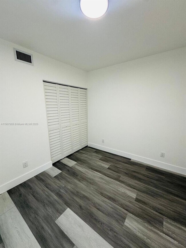 Building Photo - 888 NW 104th St