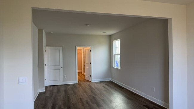 Building Photo - 1820 Hardwood Ct