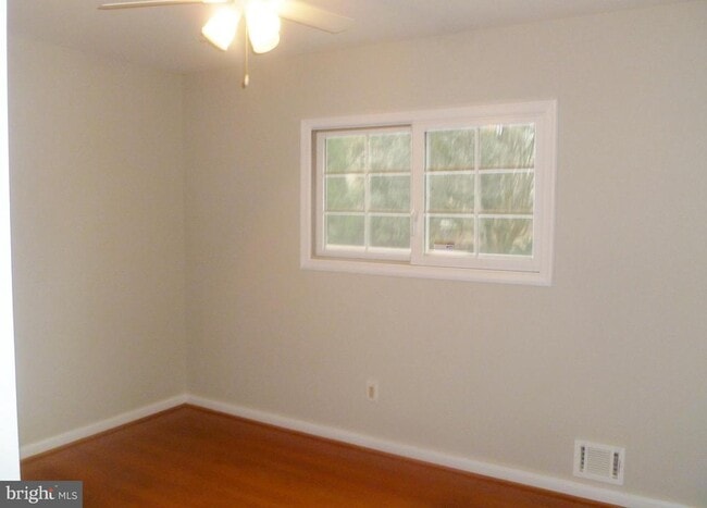 Building Photo - 7115 Warbler Ln