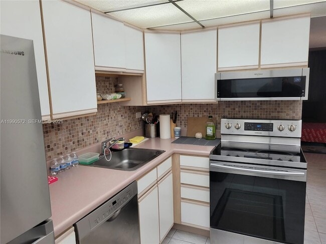 Building Photo - 251 174th St