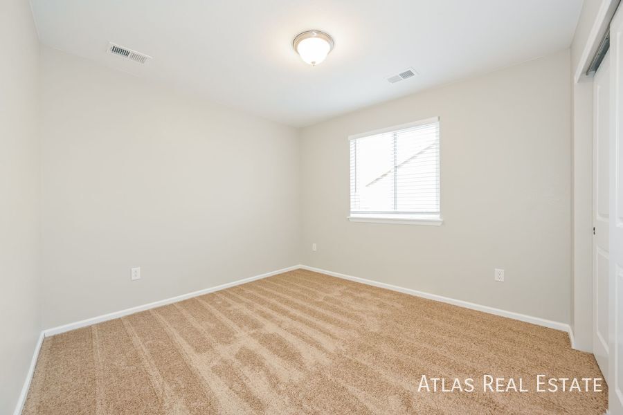 Building Photo - 7255 S Millbrook Ct