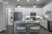 Building Photo - Live in Luxury: 2-Bed, 2-Bath Steps from D...