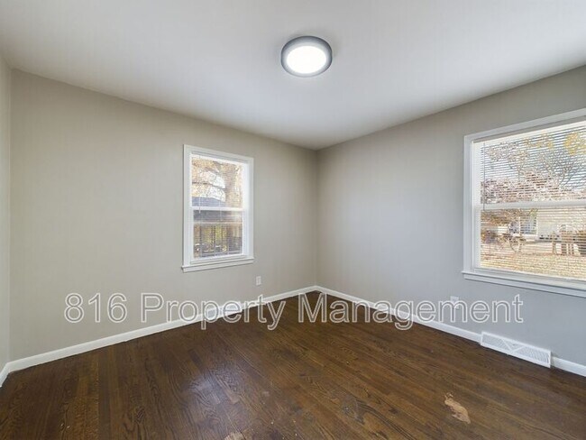 Building Photo - 8600 Spring Valley Rd